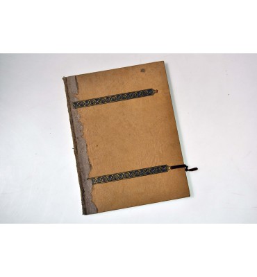 La guirlande des années: images d'hier et pages d'aujourd'hui.