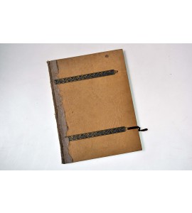 La guirlande des années: images d'hier et pages d'aujourd'hui.